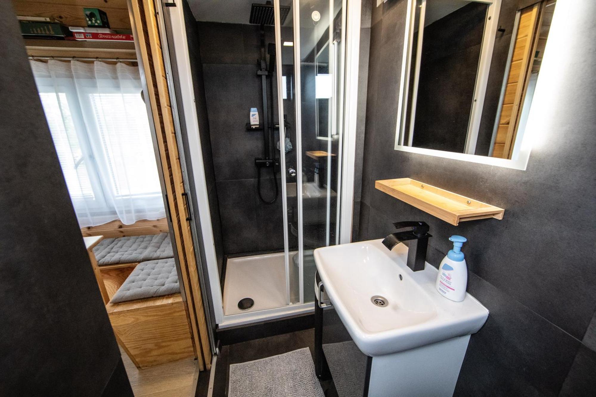 Tiny House - Chatka V Rezi U Prahy Husinec  Екстериор снимка
